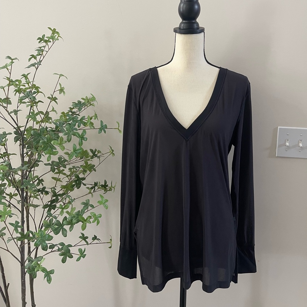 Lululemon black mesh top